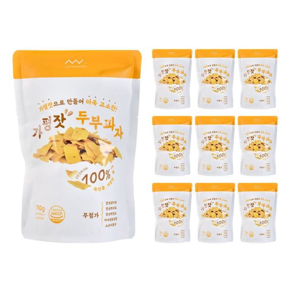 Natural Woori Tofu Snack 110g Contains 100% domestic soybeans and 100% Gapyeong pine nuts, 110g For Sale