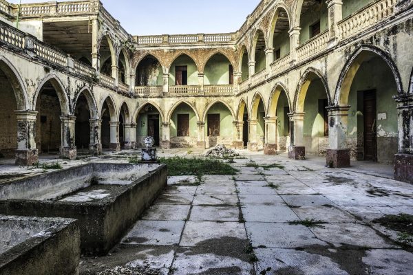 Abandoned Cloister Online